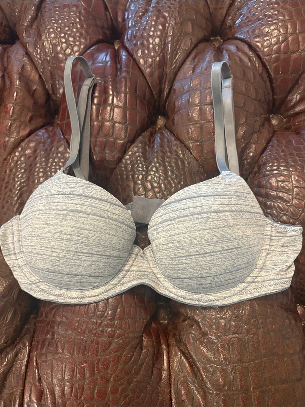 PINK‎ Victoria's Secret Heather Gray/Pink Underwire Bra 32B
